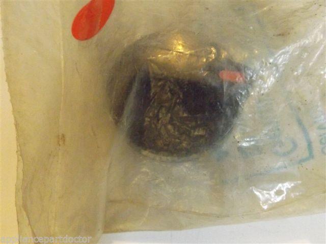 Maytag Magic Chef Gas Stove 7733P027-60 Knob Valve NEW IN BOX Maytag Magic Chef Gas Stove 7733P027-60 Knob Valve NEW IN BOX